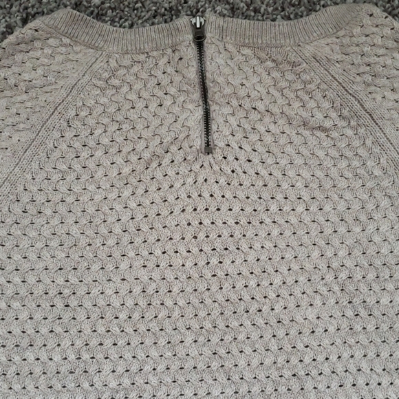 🌵Beige/Oatmeal Scoop Neck Sweater - Picture 2 of 3